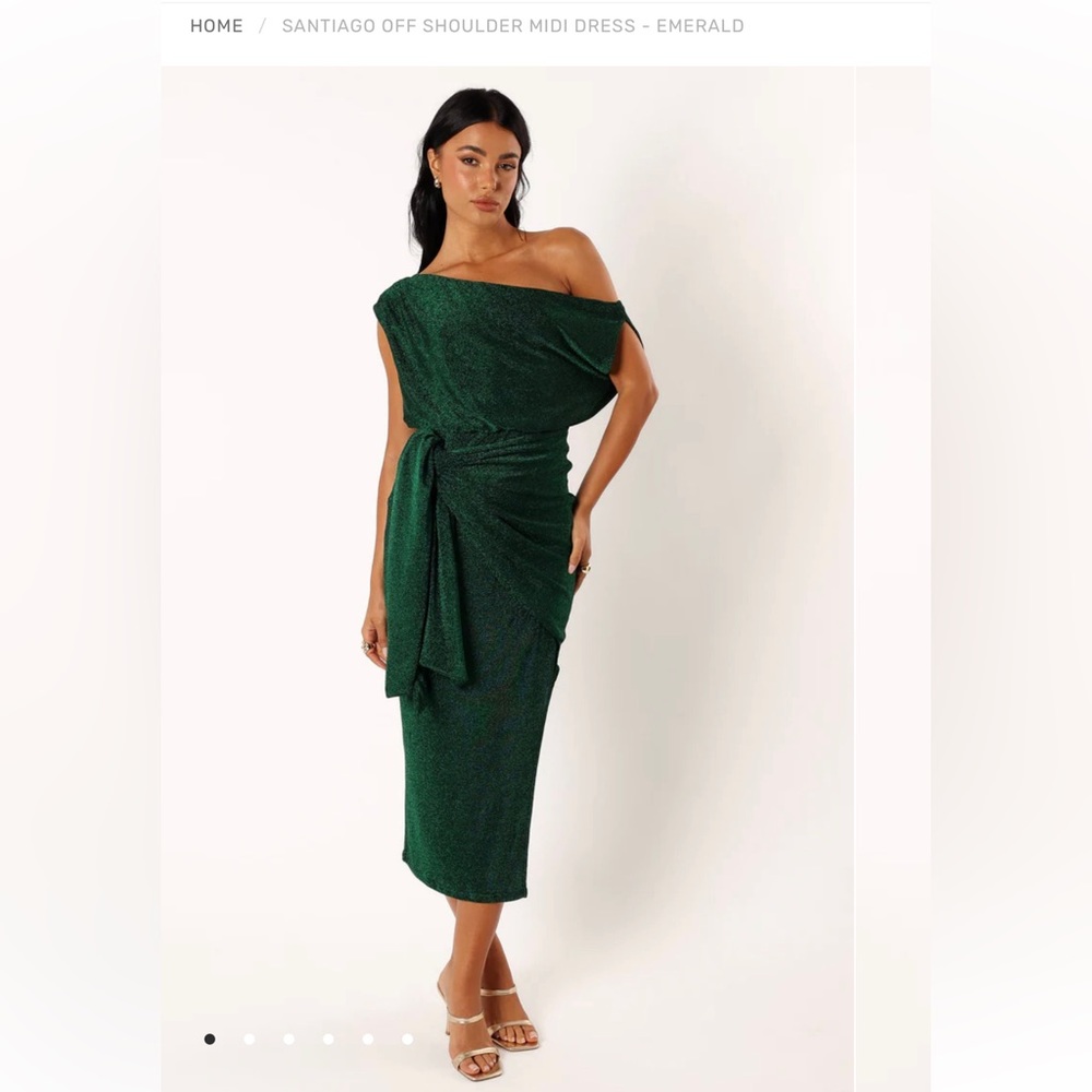 PETAL & PUP Santiago Off Should MIDI Dress in emerald